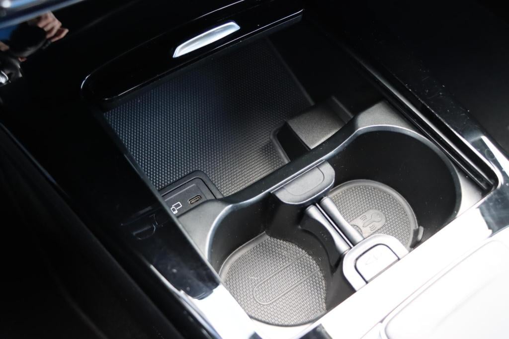 Mercedes-Benz A-Klasse 180 business solution amg 136pk automaat