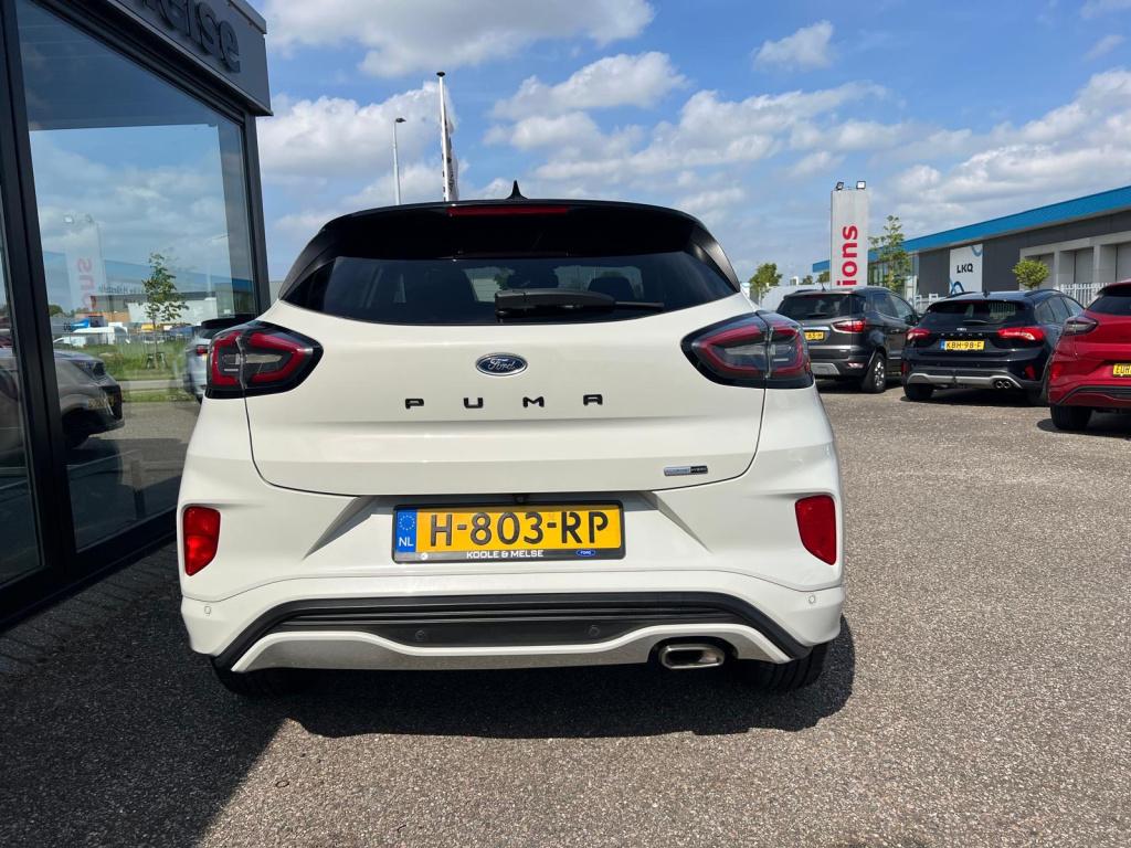 Ford Puma 1.0i ecoboost hybrid 125pk st-line x , voorruitverwarming , stuur