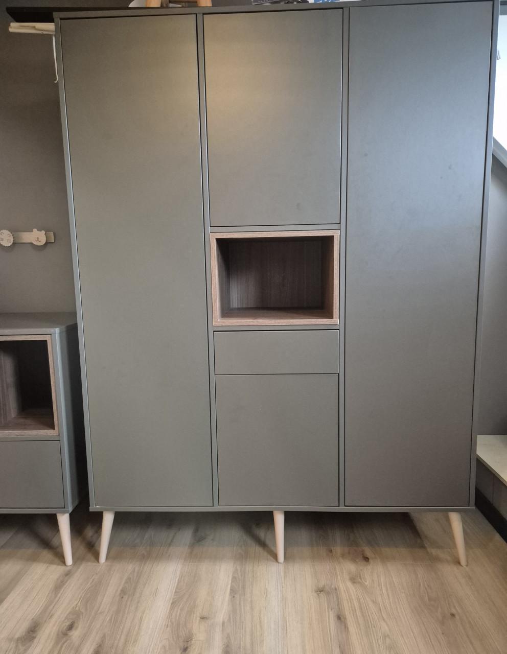Quax babykamer/ kinderkamer kledingkast en commode