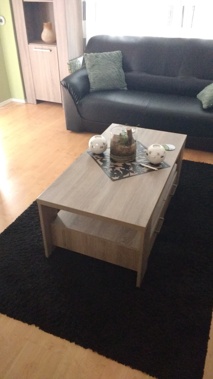 Eettafel en Salontafel en tv meubel PRIJS VERLAAGD!