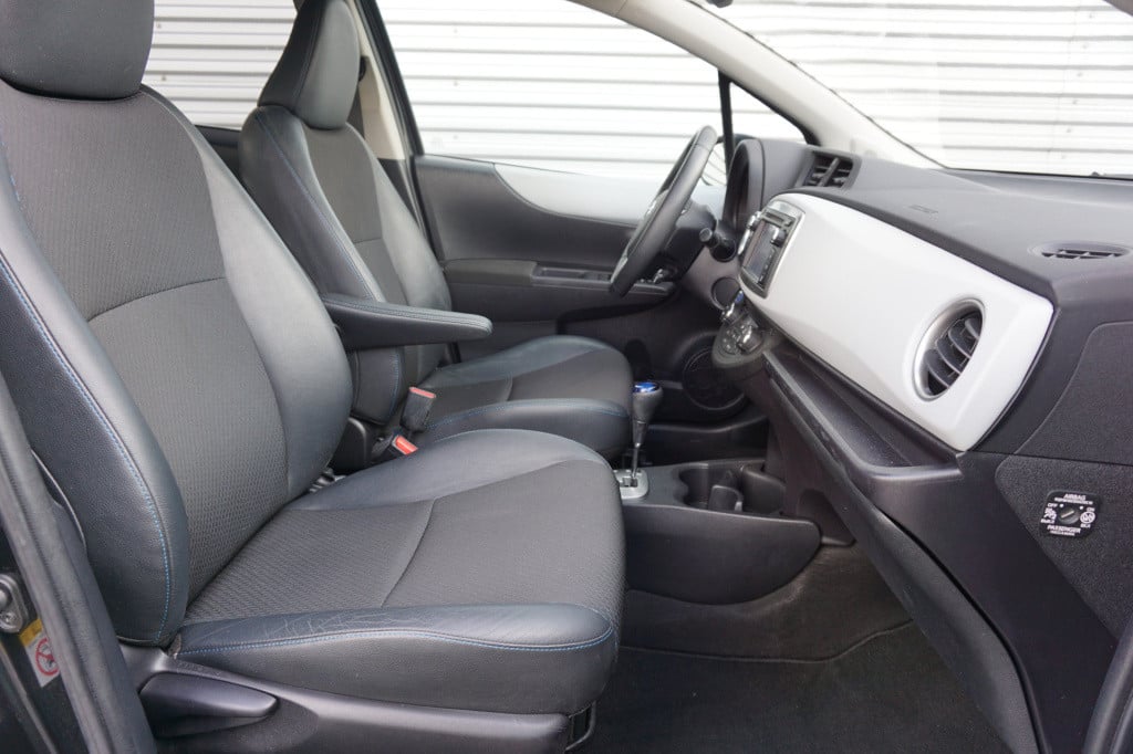 Toyota Yaris 1.5 full hybrid dynamic airco / camera / elektr. ramen / lm ve