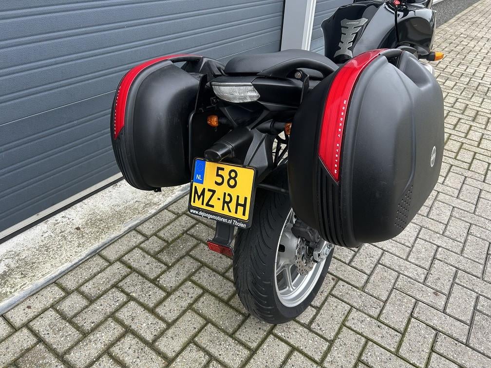 Kawasaki Versys 650 mét ABS uit 2007, koffers, handvatverwarming €2995,-
