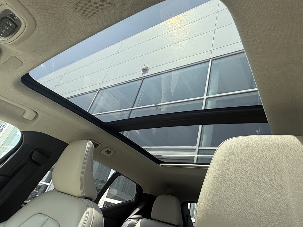Volvo XC40 t4 211pk recharge ultimate dark| full options !!