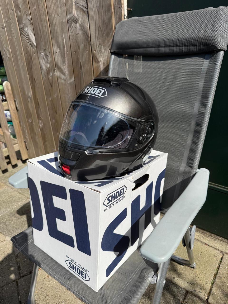 Shoei Neotec Systeemhelm – Anthracite – Maat L (59/60 cm)