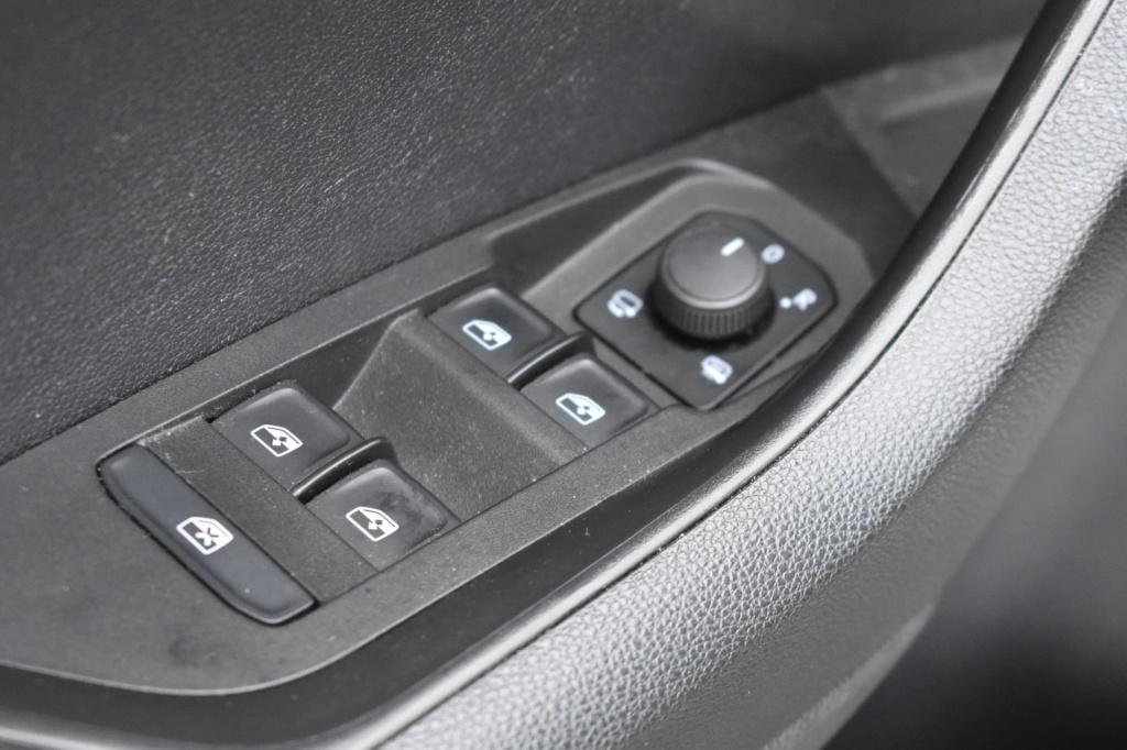 Skoda Karoq 1.5 tsi act sportline | trekhaak | camera | nap | canton | appl