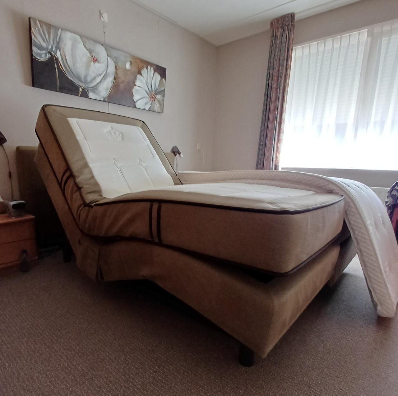 Auping elektrisch verstelbare boxspring