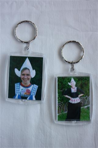 Klederdracht folklore sleutelhanger leuk souvenirtje met  verschillende