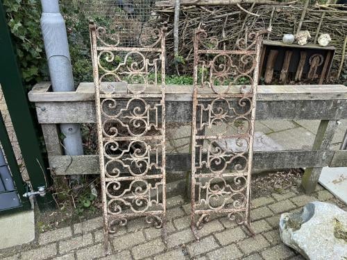 Ornamenten, Raamframe Sierwerk metaal