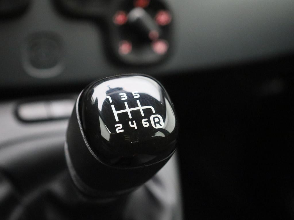 Fiat Panda 1.0 hybrid city life | apple carplay / android auto | airco | cr