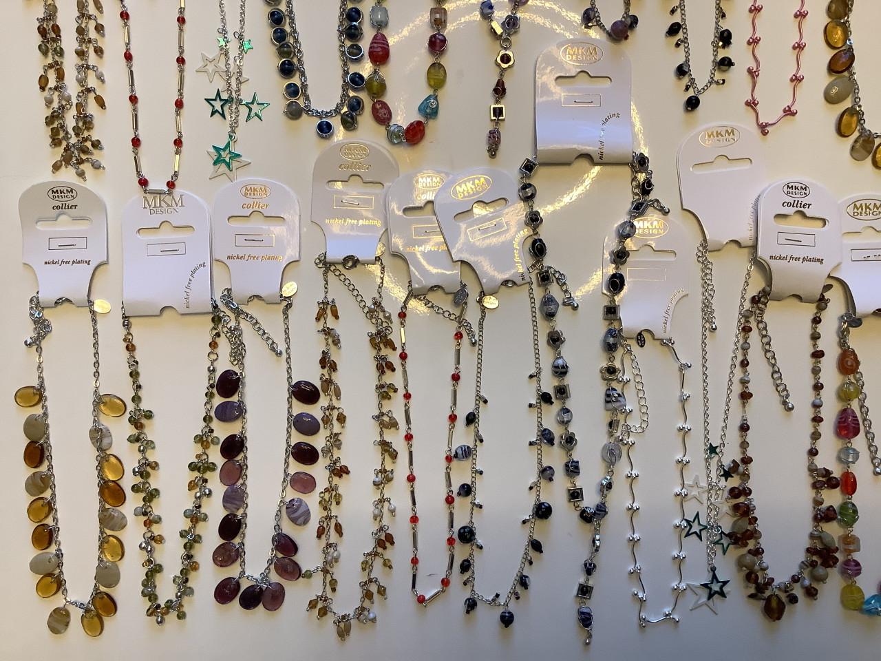 Partij mooie MKM Design kettingen.   (Partij 47)
