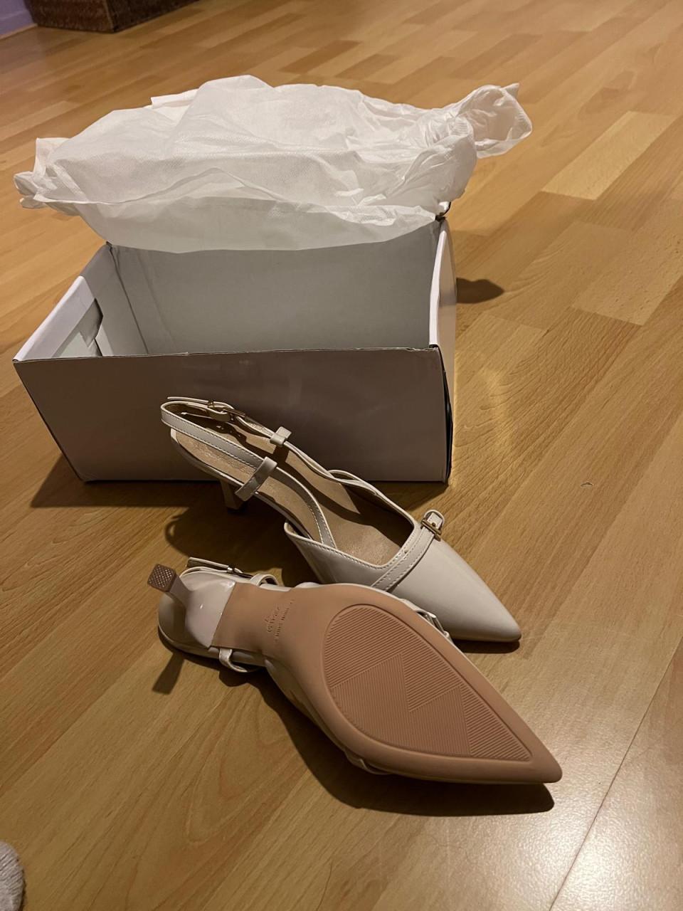 CUCCOO BIZCHIC beige hakken maat 36