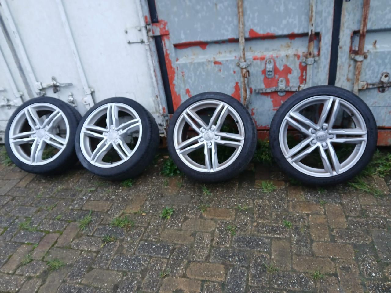 Velgen set Audi 18 inch 5x112