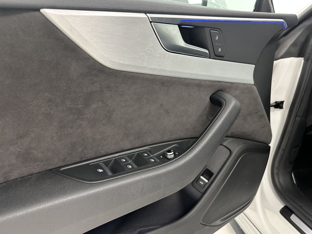 Audi A5 cabriolet 2.0 tfsi s line launch ed. 245pk | nekverwarming | 19'' |