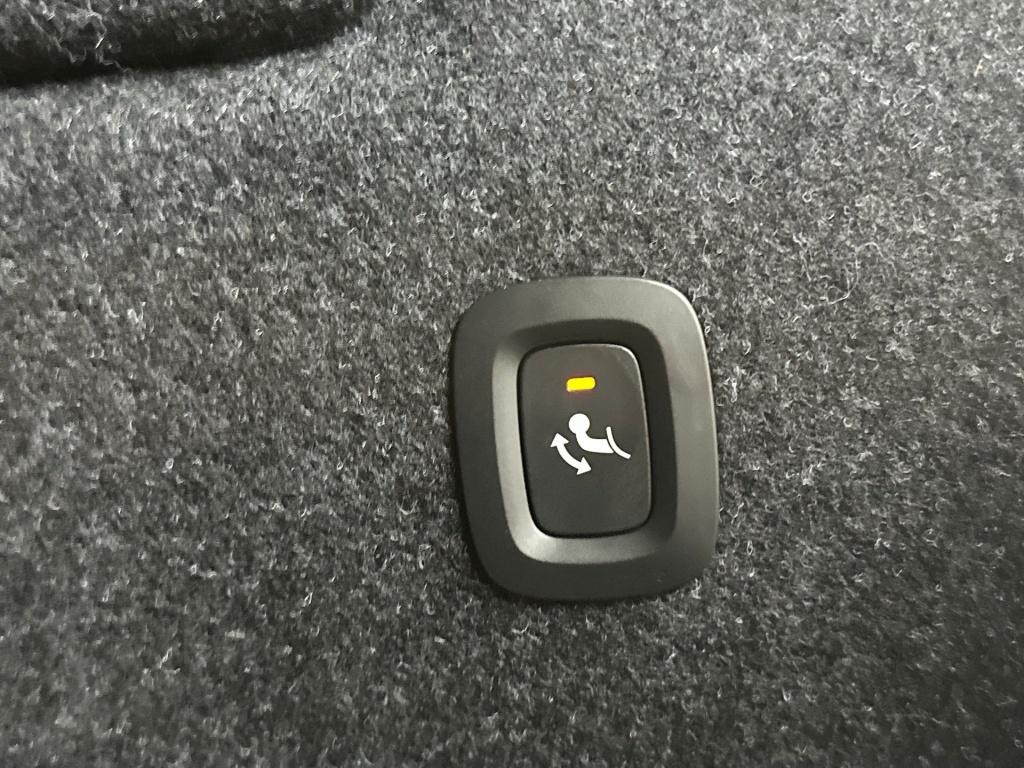 Volvo XC40 b4 197pk plus dark| camera| trekhaak| adap.cruise| h&k audio| pa