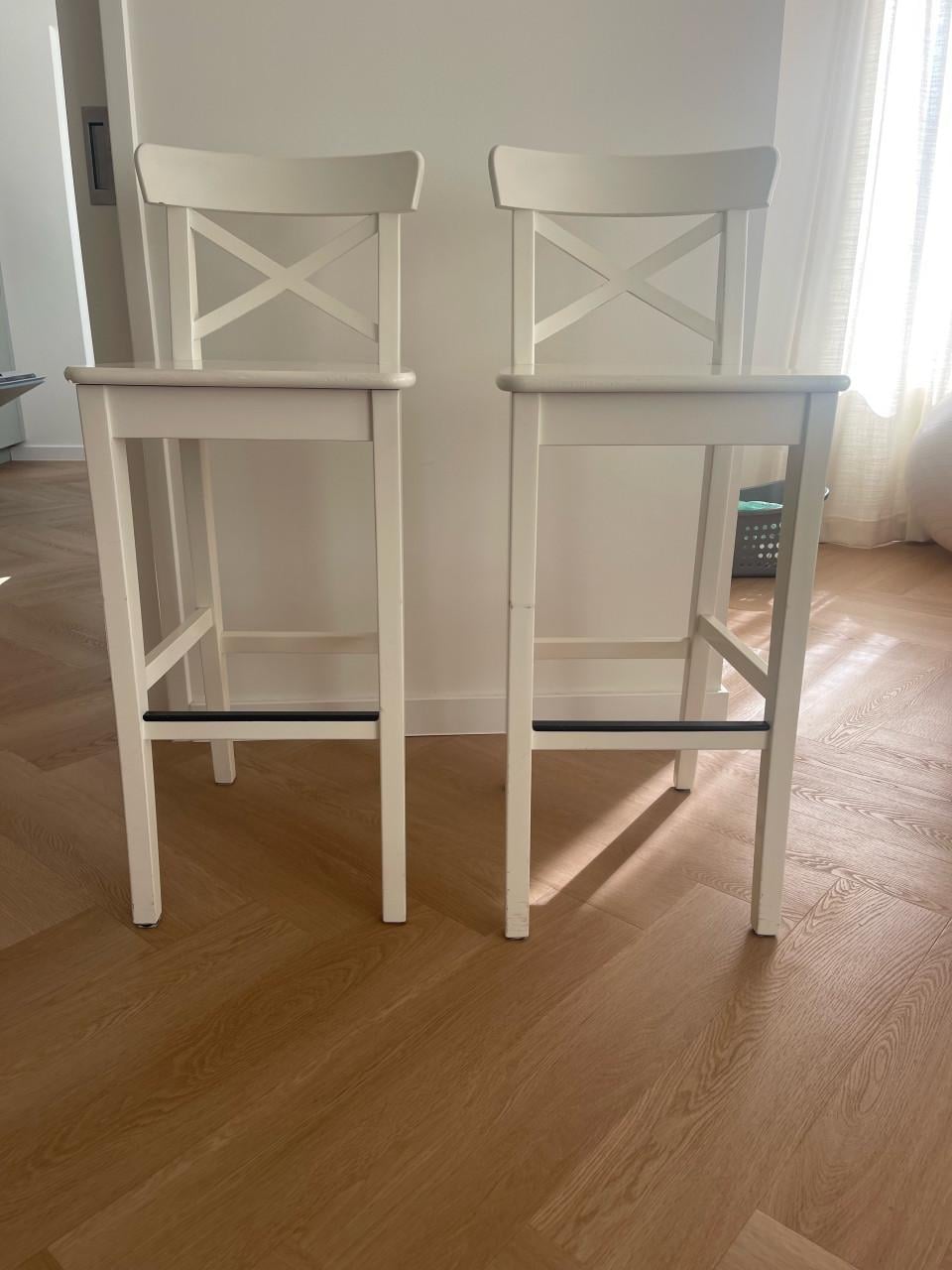2 stuks IKEA barkrukken