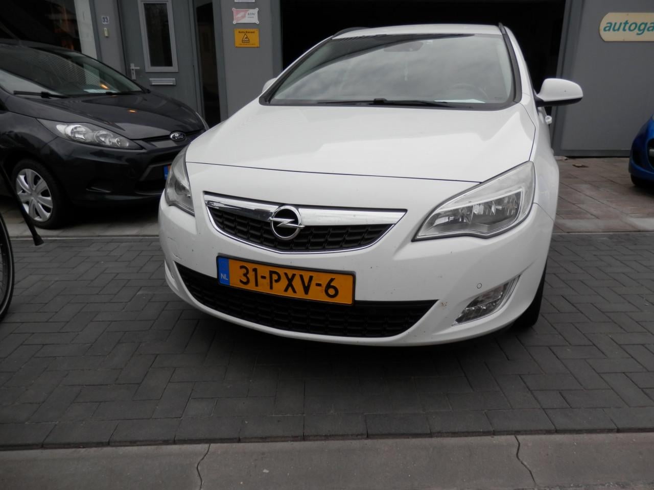 Auto Garant Biedt Aan: Opel Astra 1.4 SPORTS TOURER