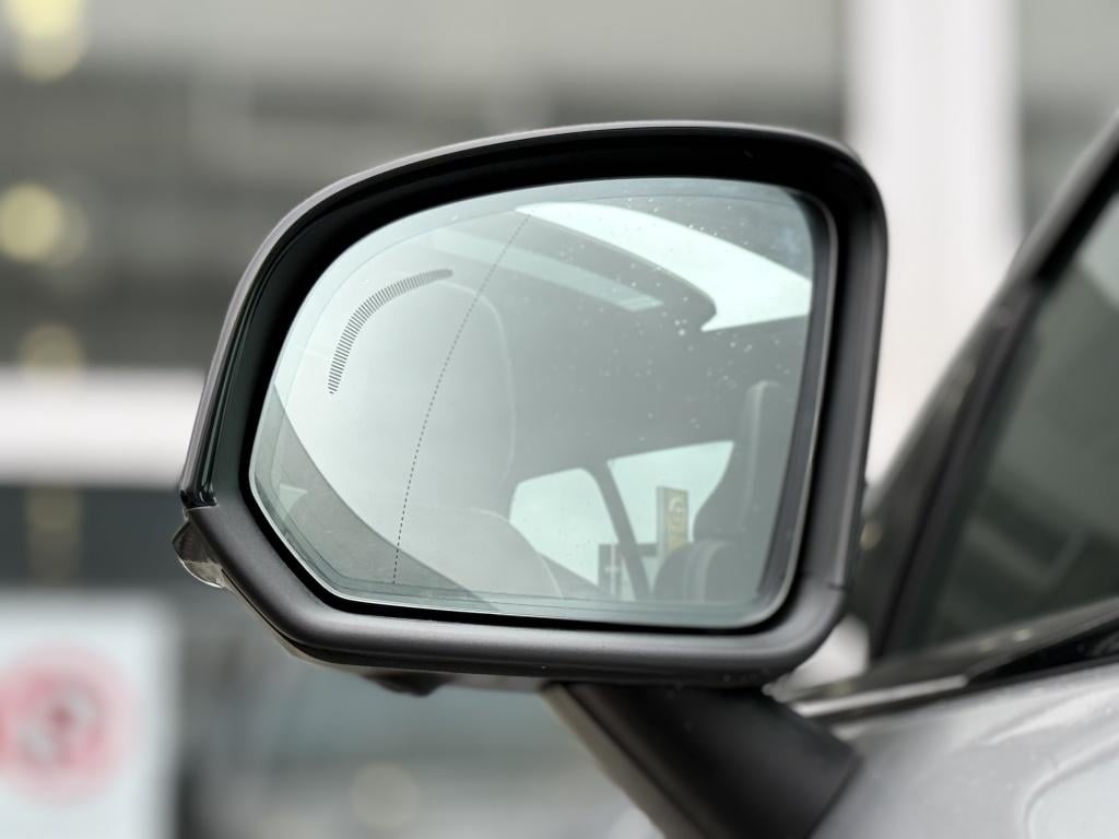 Volvo XC40 t5 262pk recharge ultimate dark