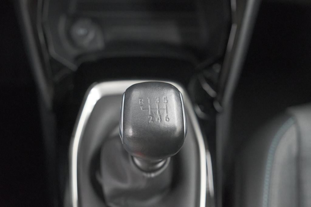 Peugeot 208 puretech 100 allure pack | camera | stoelverwarming | apple car