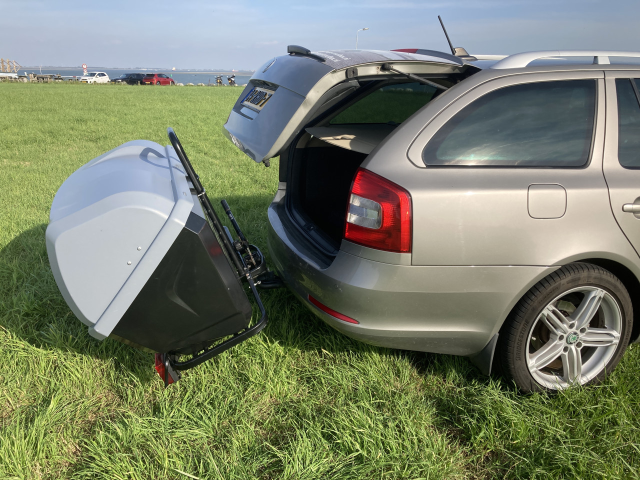 Trekhaakkoffer huren? Dakkoffer Verhuur Zeeland