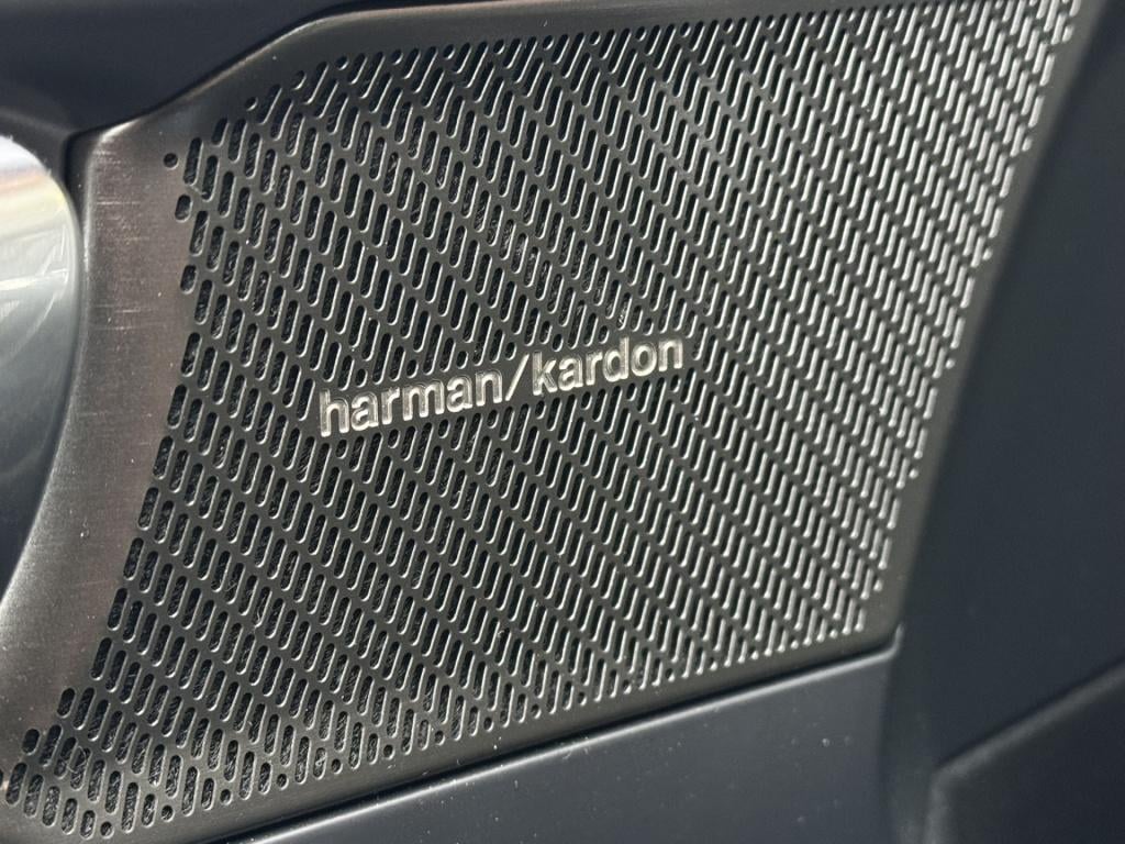 Volvo XC40 2.0 b4 plus dark | 18'' lmv | trekhaak | harman kardon