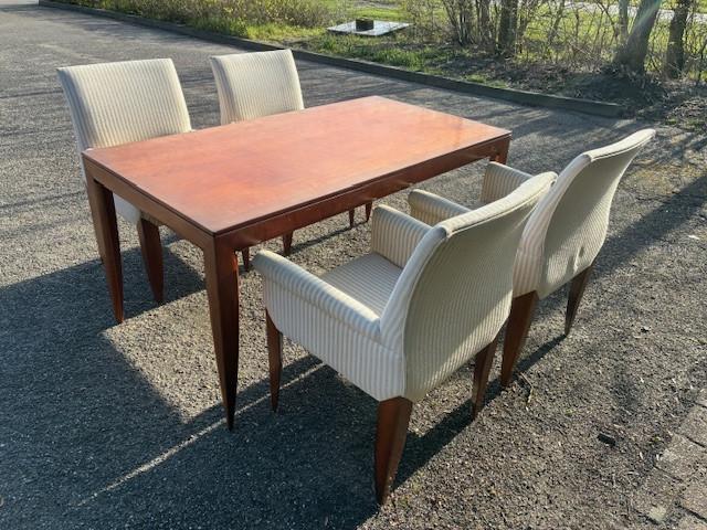 Eetkamer tafel + stoelen