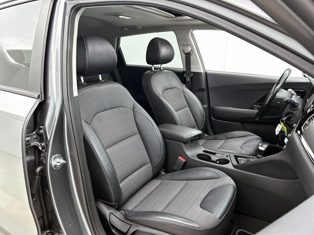 Kia Niro 1.6 gdi hybrid edition | trekhaak | stoel/stuurverwarming |