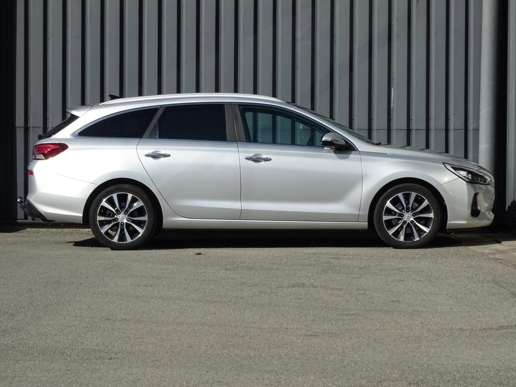 Hyundai I 30 wagon 1.4 t-gdi premium automaat | pano | trekhaak | led | sto