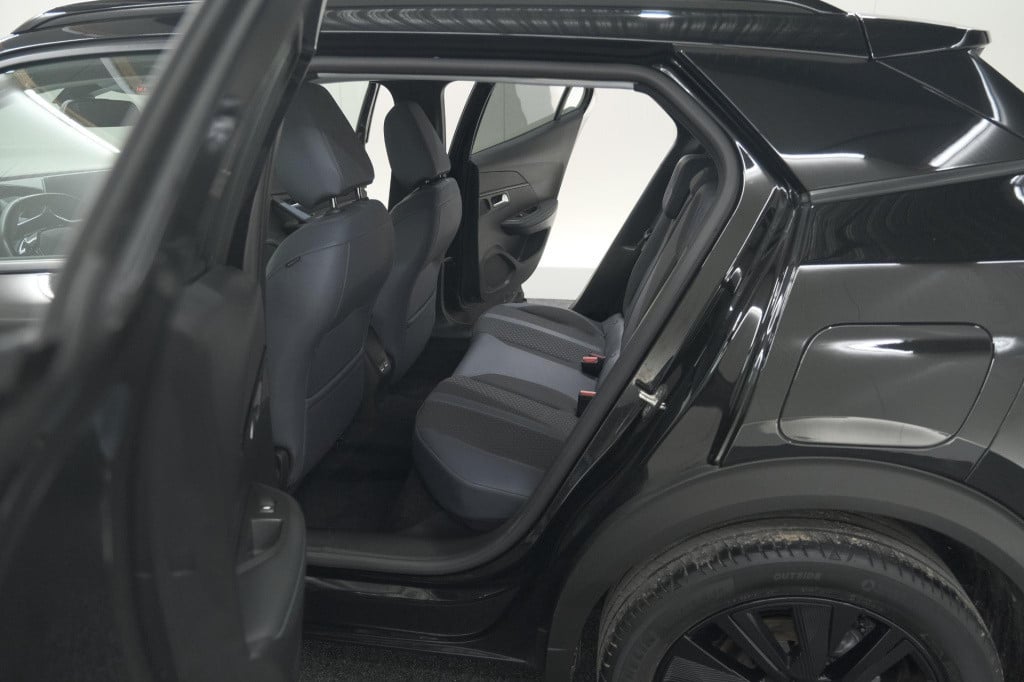 Peugeot 2008 puretech 130 allure | camera | apple carplay | navigatie | par