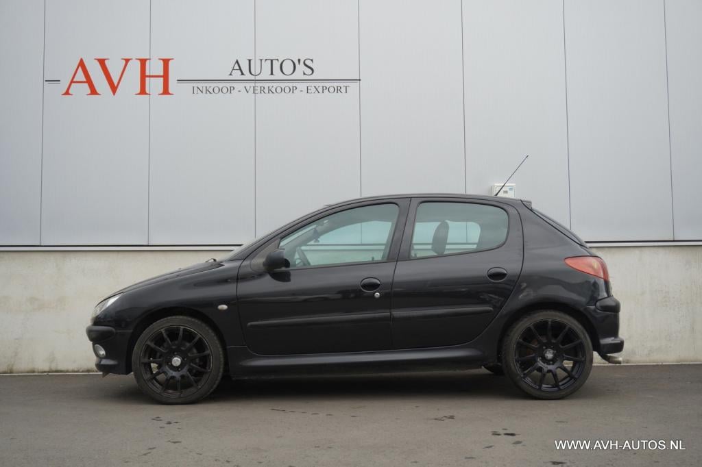 Peugeot 206 1.4-16v gentry premium