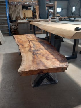 Boomstamtafels tafelbladen wandplanken salontafel bartafel in boomstamvorm