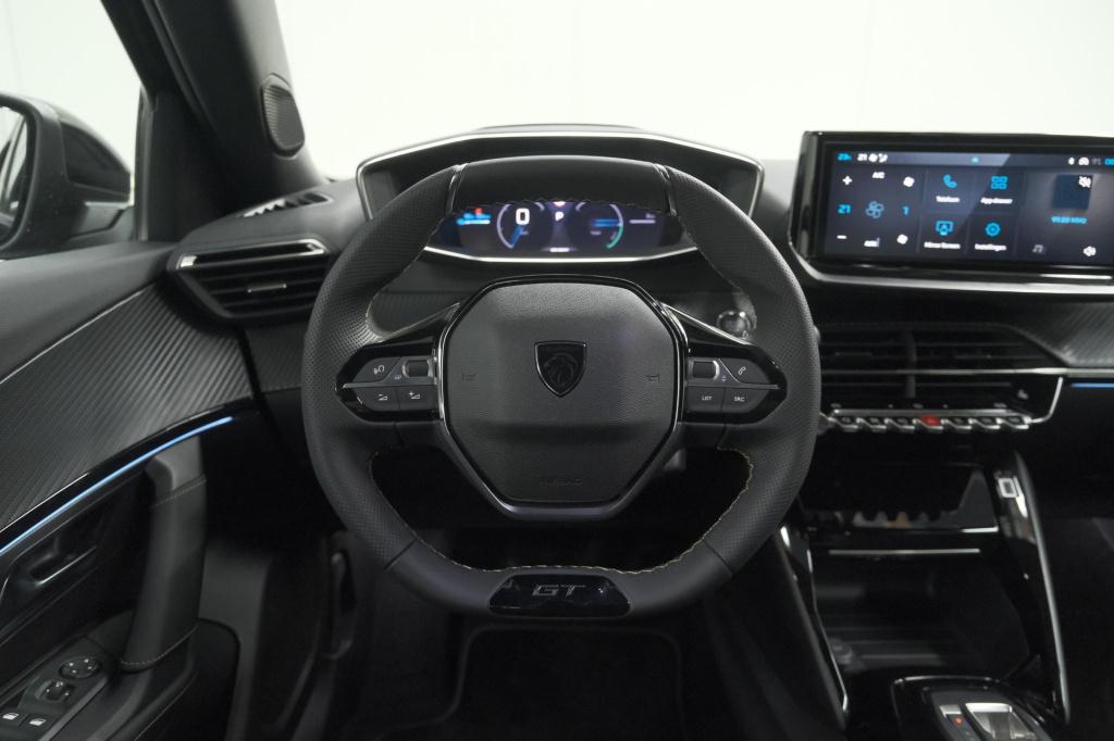 Peugeot E-2008 ev gt 54 kwh | 11 kw lader | warmtepomp | camera | alcantara