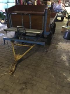 Kleine paardenwagen/aanhanger met bok