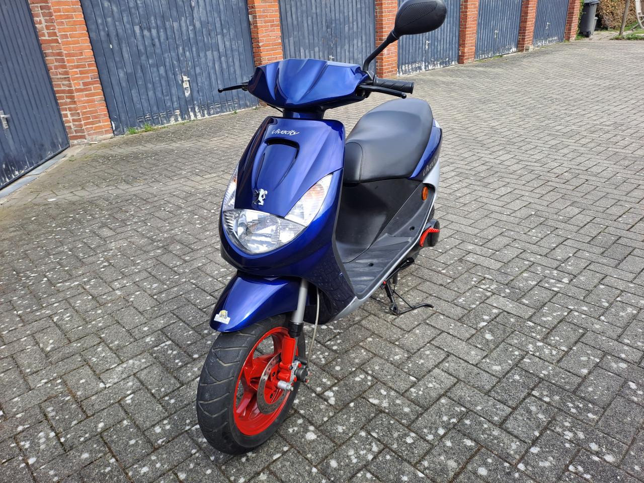 Te koop mooie peugeot vivacity scooter