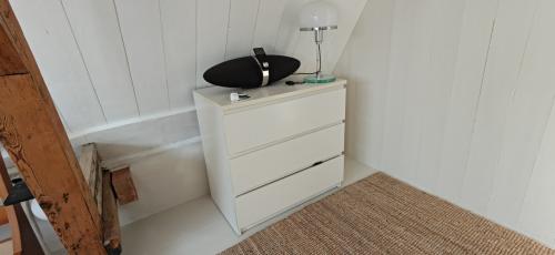 Witte ladekast