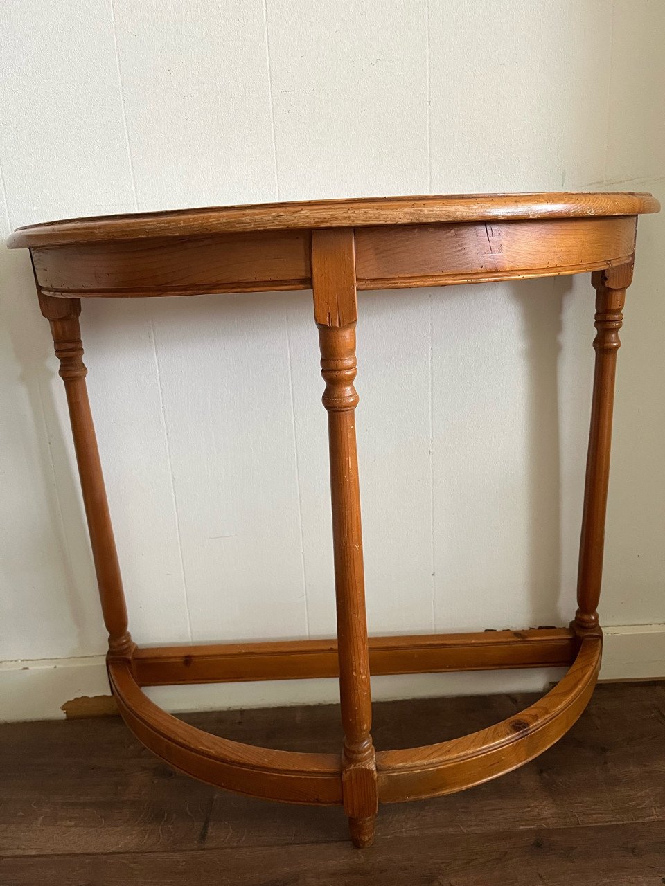 Halve maan tafel