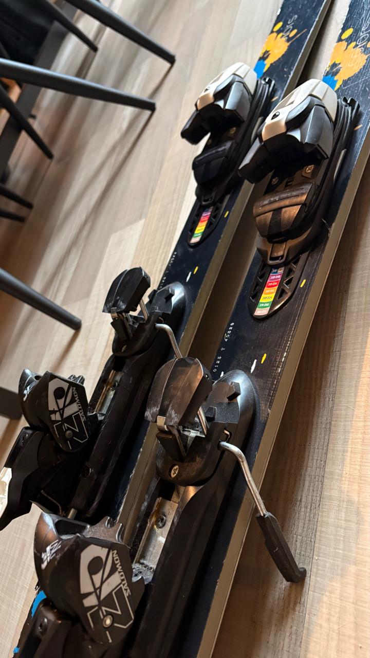 Ski’s en skistokken.