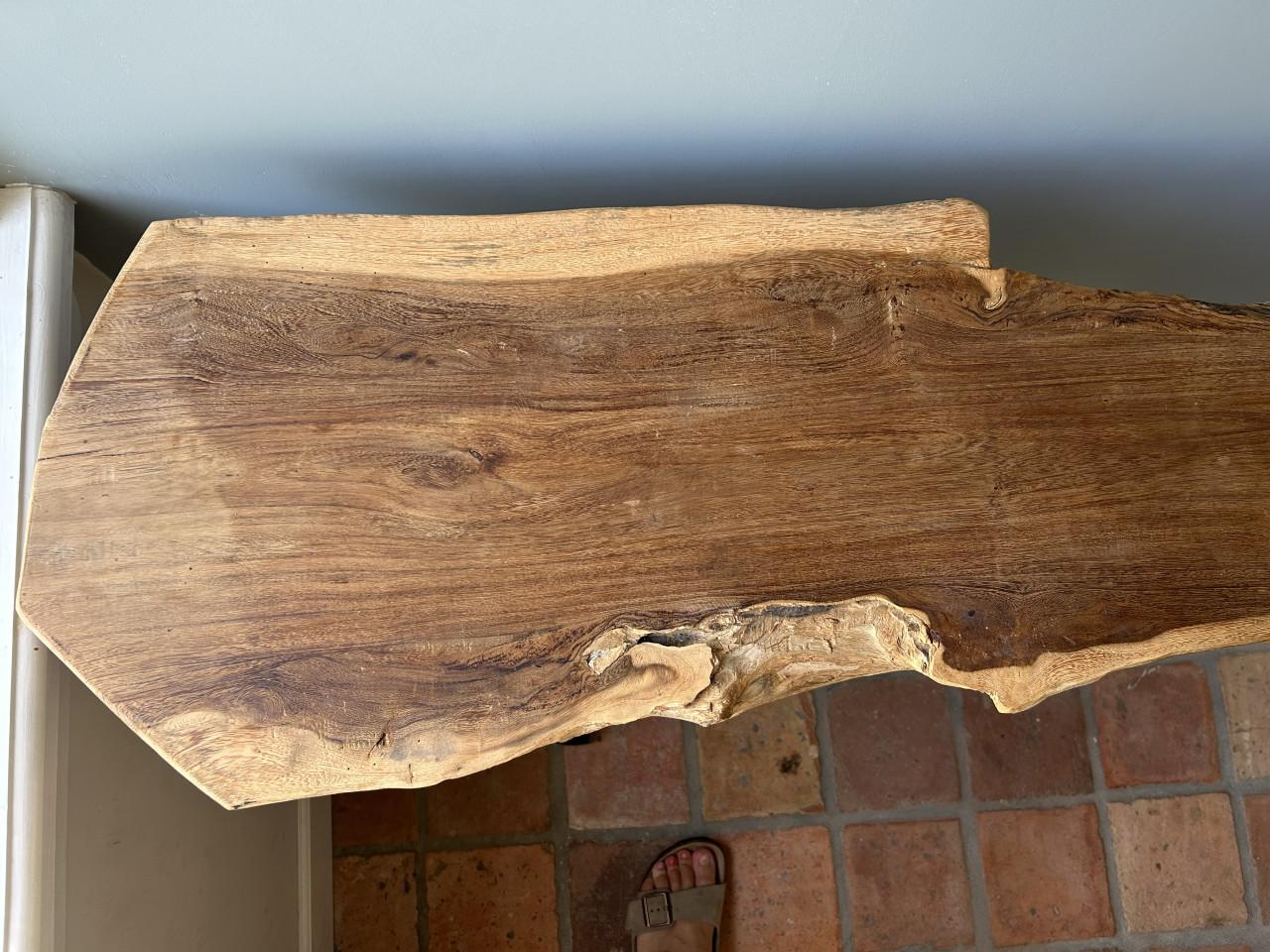 Unieke teakhouten sidetable met haarspeldpoten