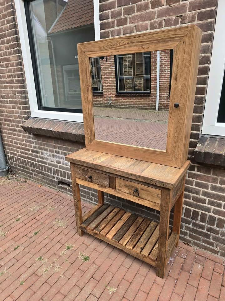 STOERE SPIEGELKAST MASSIEF TEAK KAYA 80X80 NORMAAL €299,- NU MAAR €150,-