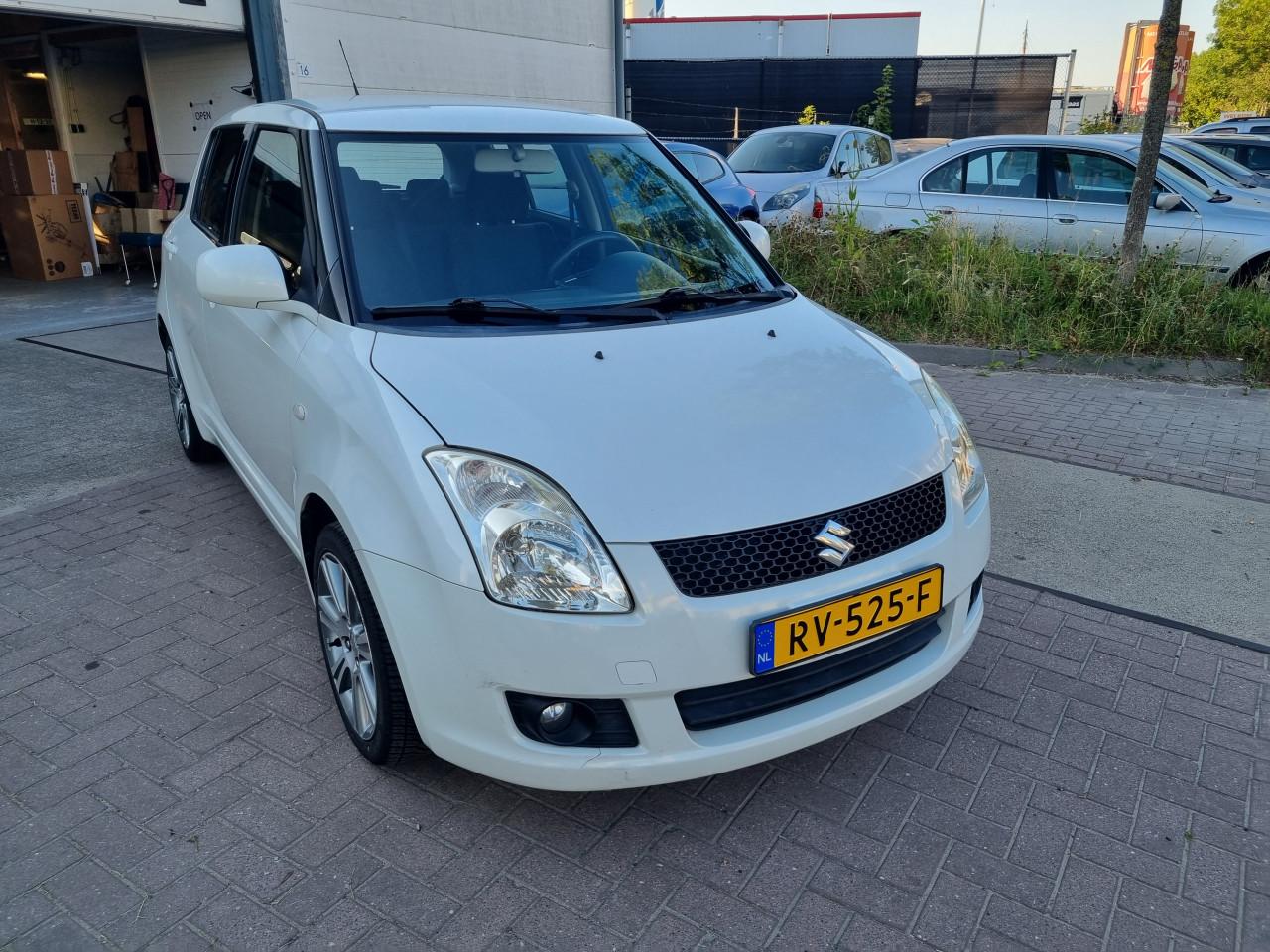 Suzuki Swift 1.3 Base | Keyless Go | Luxe uitvoering!
