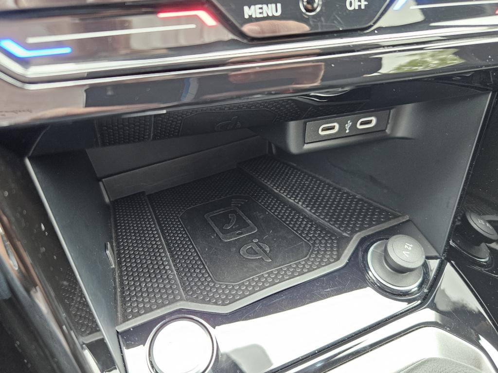 Volkswagen T-roc 1.5 tsi r-line business | acc | trekhaak | keyless
