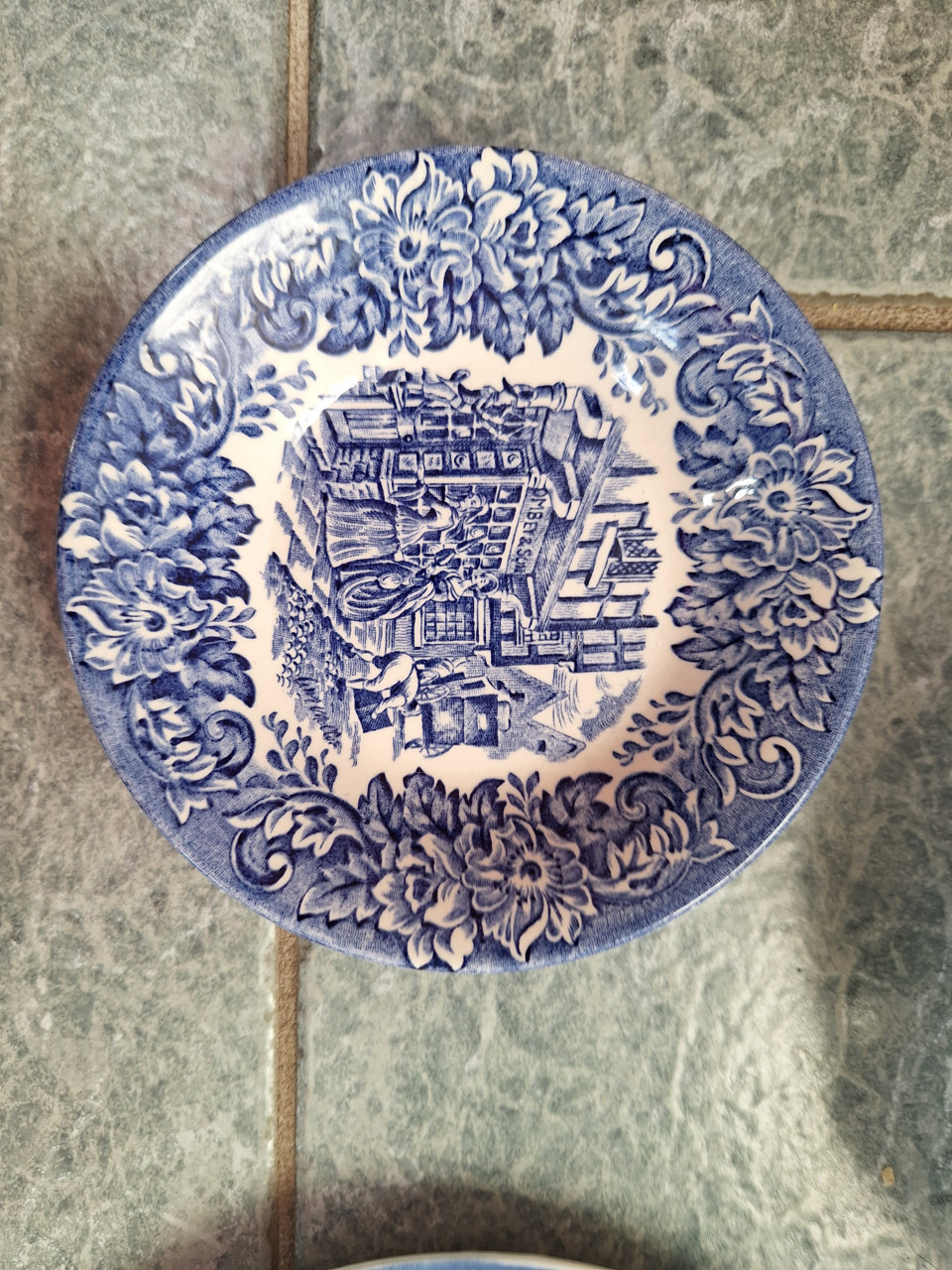 3 blauwe (schaal) bordjes