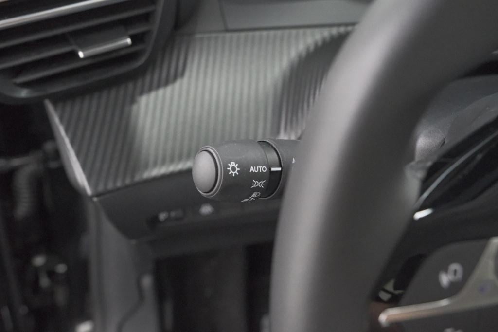 Peugeot 208 ev allure 50 kwh | 98,9% soh | 11 kw lader | navigatie | parkee