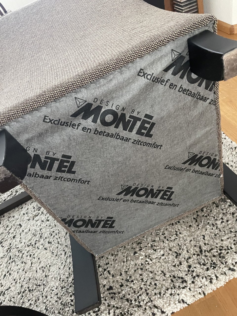 2 mooie stoelen (montel)