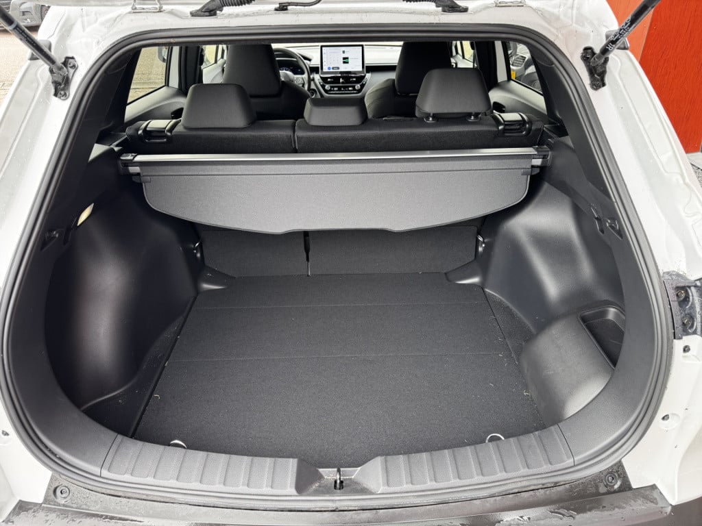 Toyota Corolla Cross 2.0 high power hybrid first edition | apple carplay |