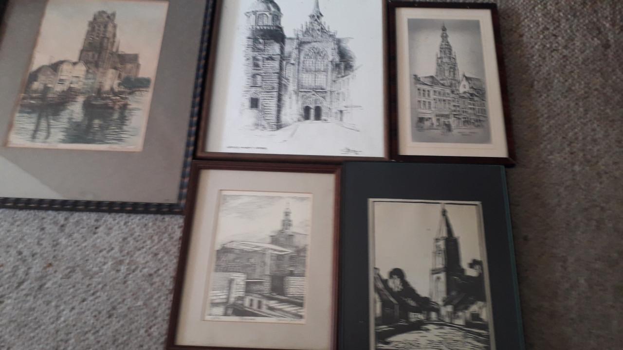 Partij tekeningen en schilderijtjes