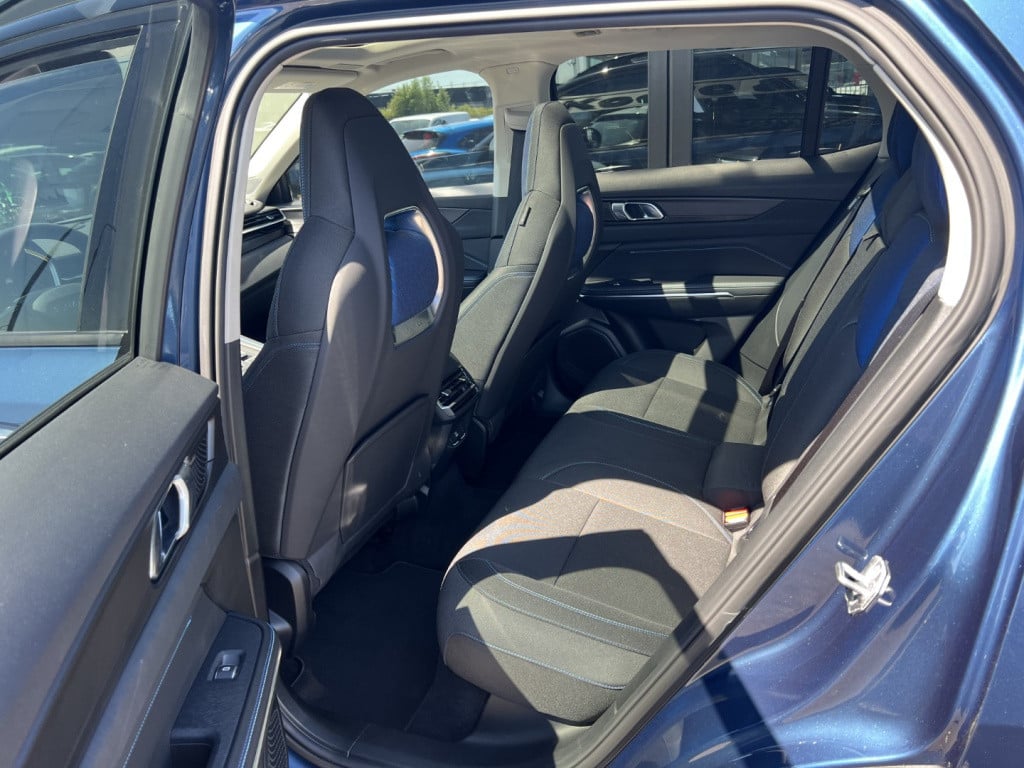 Lynk & Co 01 1.5 261pk plug in hybrid , panodak , 360gr camera , carplay