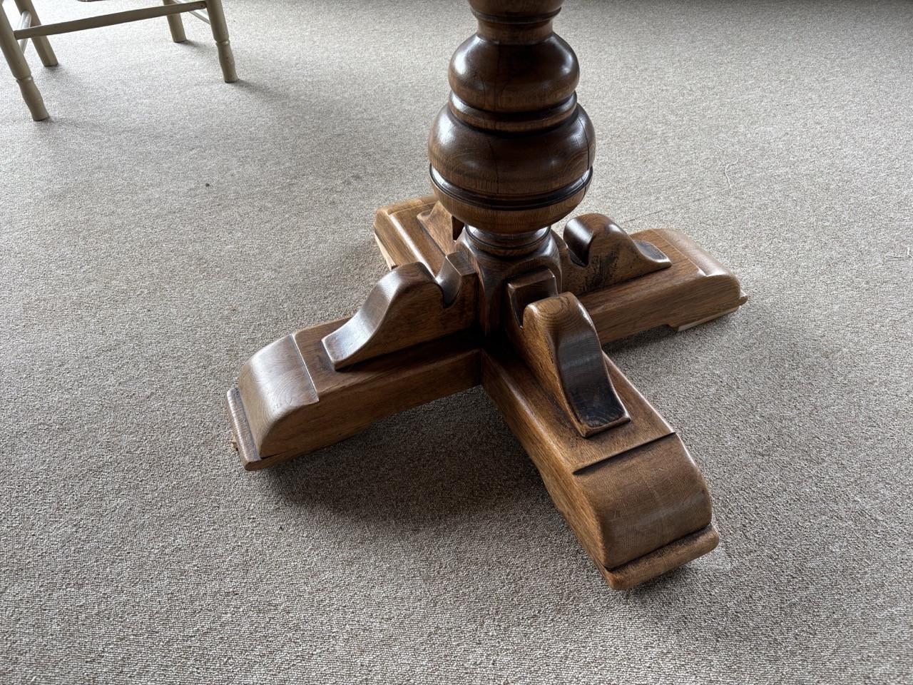 Houten ovale eettafel