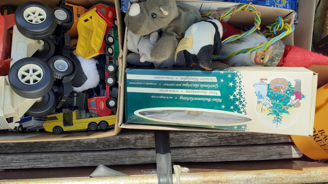 Playmobiel doos & Speelgoed.& en PIRATEN-Kist & Poppenhuis 2 x