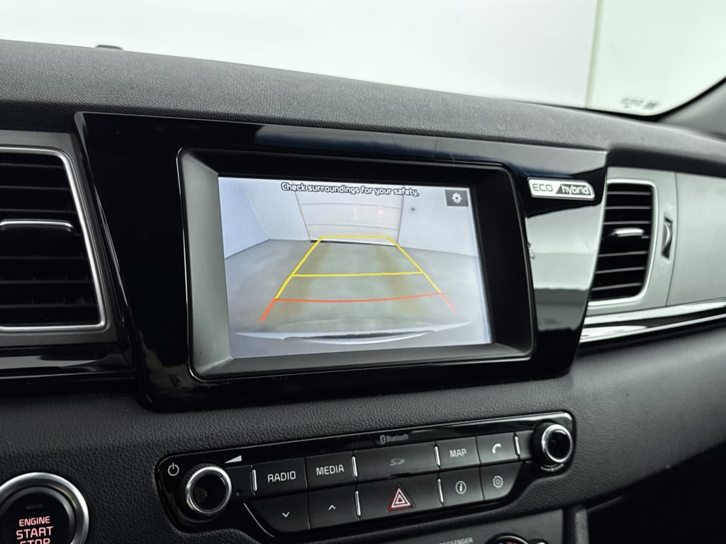 Kia Niro 1.6 gdi hybrid businessline | navigatie | parkeercamera | hybride 
