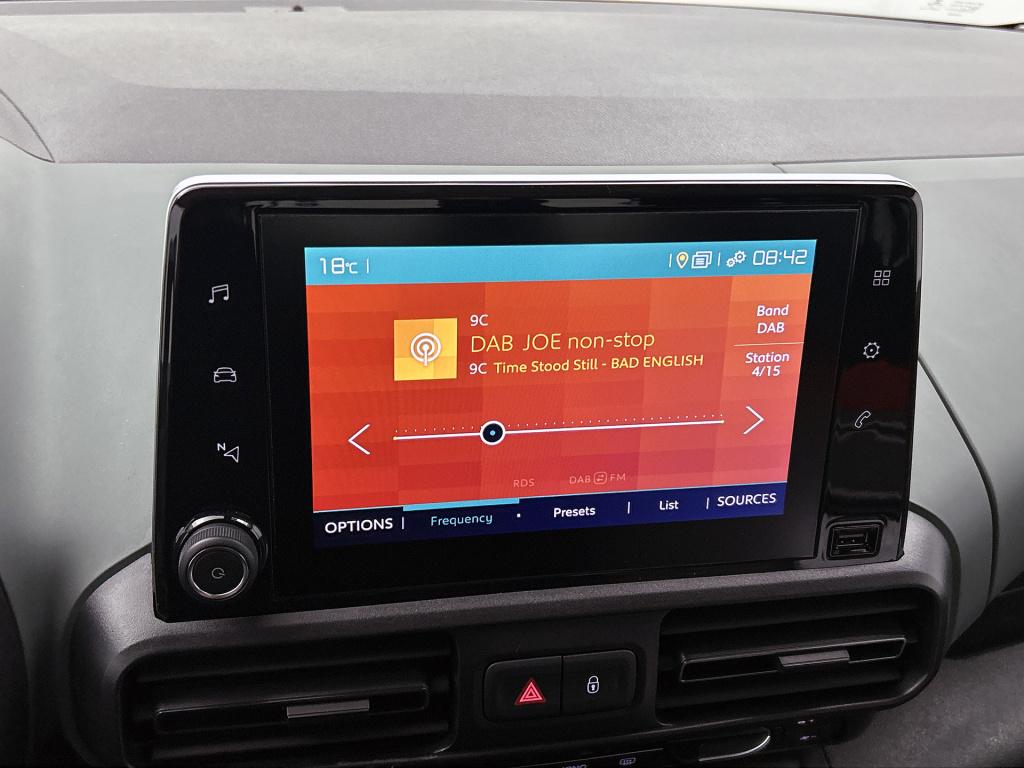 Citroen Berlingo 130 pk automaat xtr | rijklaar | adaptive cruise | trekhaa